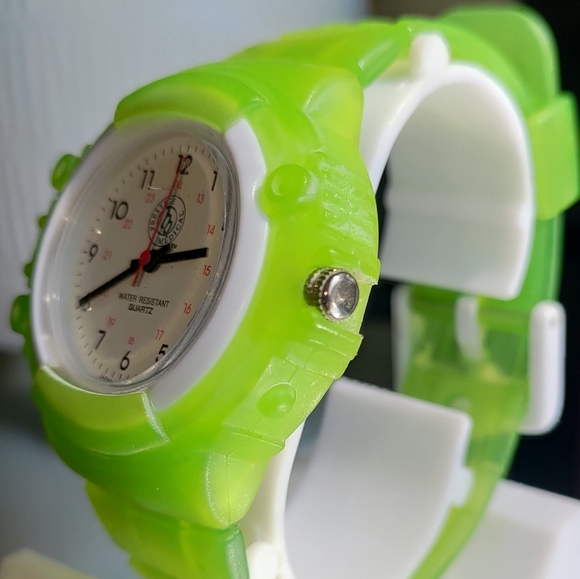 Green Jelly Style Prestige Medical Watch For Nurse - Picture 10 of 11